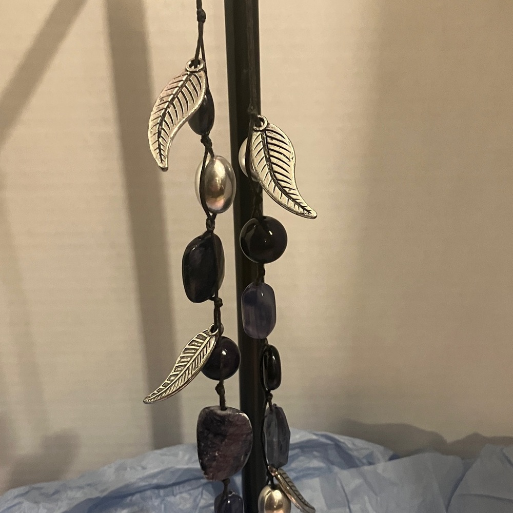 Elegant Silver and Purple Leaf Ornament Necklace